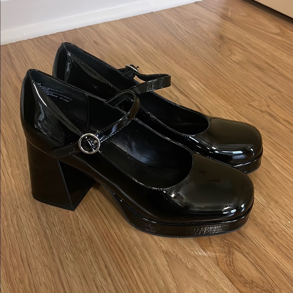 Madden Girl Black Mary Jane Block Heels sz. 9